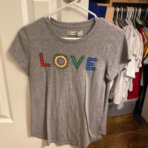 Abercrombie & Fitch embroidered love t shirt - Picture 1 of 2